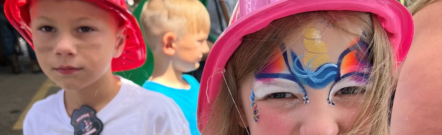 kids with face painted
